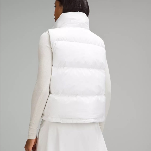 BRAND NEW Lululemon Wunder Puff 600-Down-Fill Cropped Vest - Picture 3 of 11